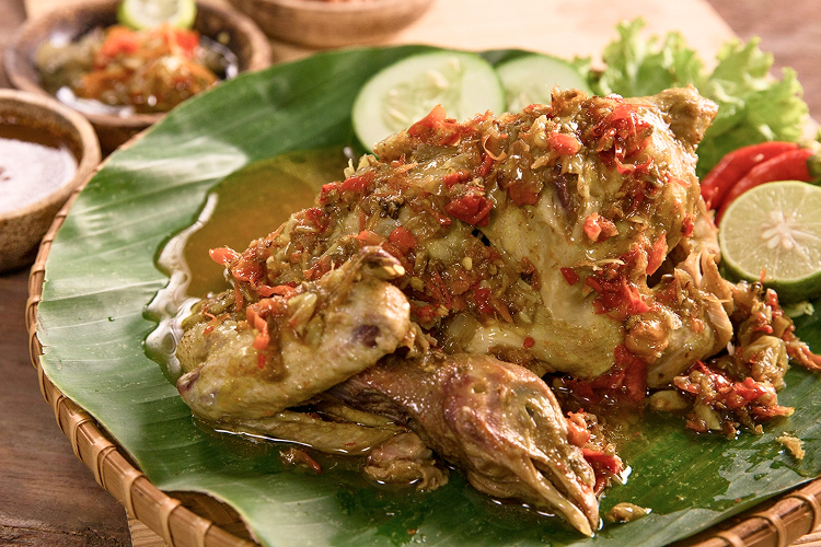 アヤムベトゥトゥ